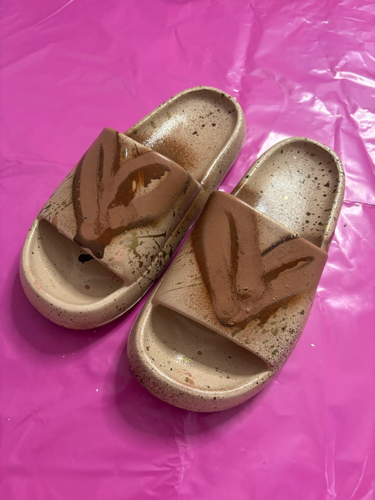 Beige Spray Sliders