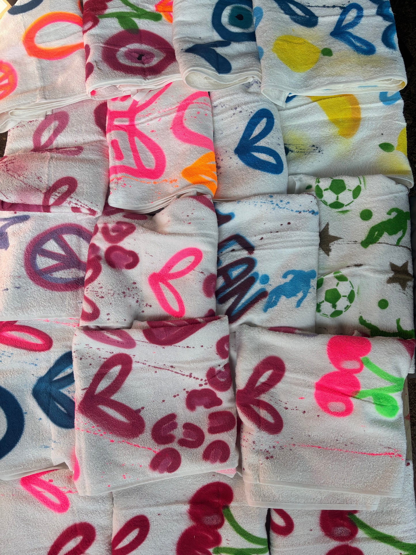 Towel - Medium 🎨🧿🩷