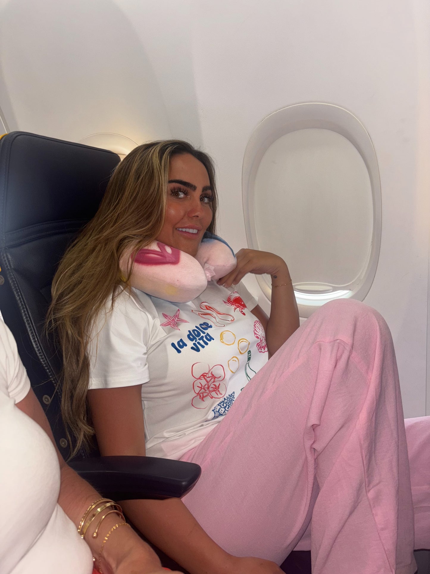 Travel Neck Pillow - baby pink
